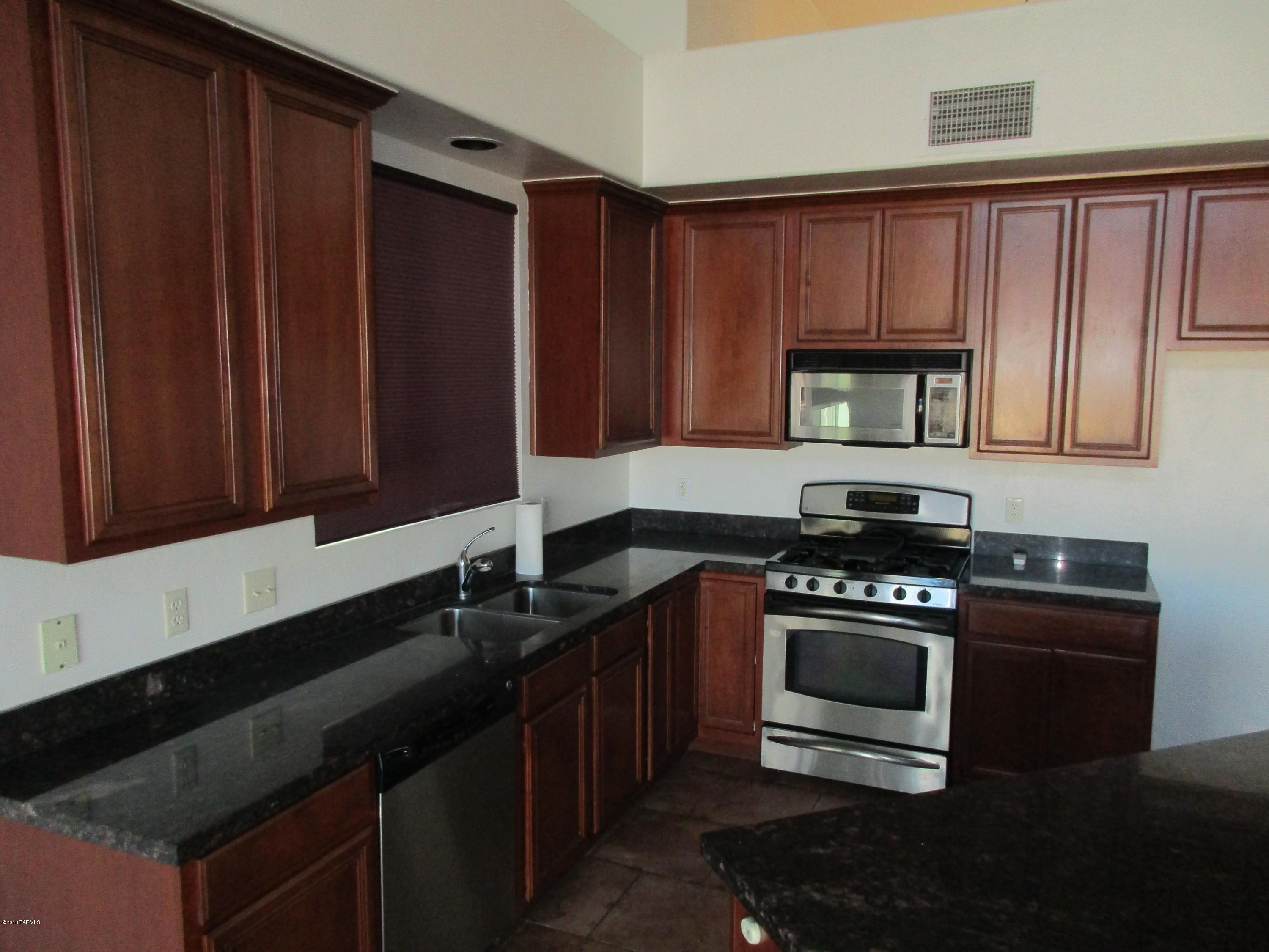 10453 East Rita Ranch Crossing Circle Tucson, AZ 85747 - Photo 5 of 10