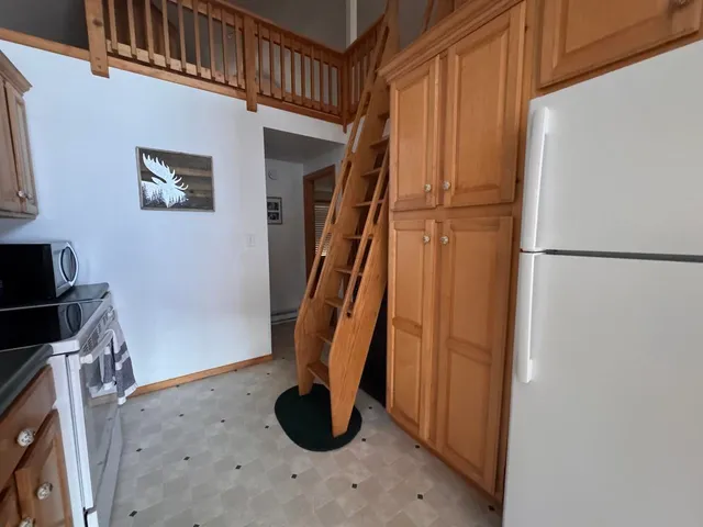 $1,600 | 12 Lake Drive, Chesterfield, NH 03462