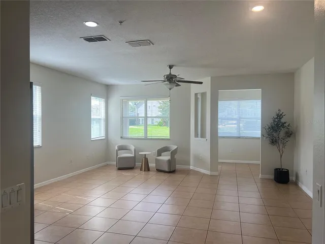 $2,300 | 2005 Compass Flower Way, Ocoee, FL 34761