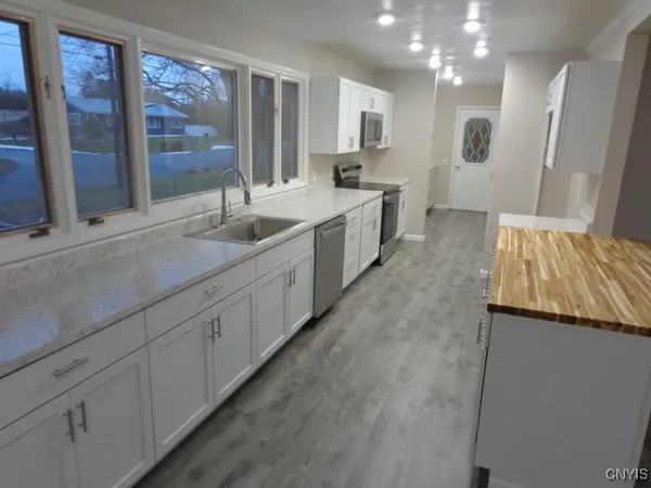 $309,900 | 3995 Douglas Hts Drive, Lenox, NY 13032