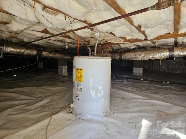 a picture of a bathroom