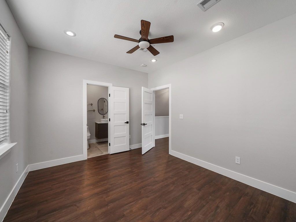 3006 Chenevert Street Houston, TX 77004 - Photo 10 of 15 3rd Floor Bedroom