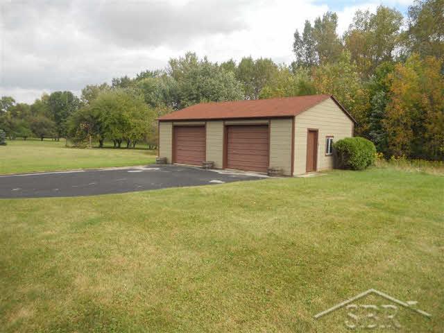 5100 North River Road Freeland, MI 48623 - Photo 17 of 20 20032928-16.JPG