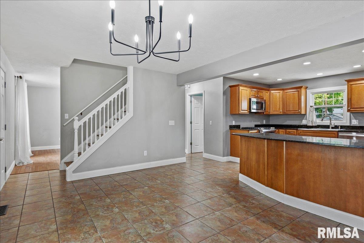 639 Deerfield Road Chatham, IL 62629 - Photo 16 of 43