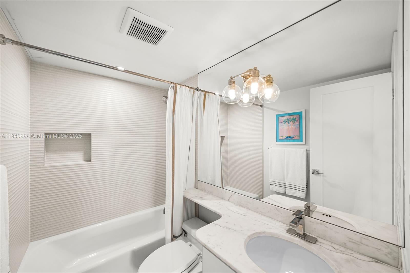 199 Ocean Ln Drive, Unit 1015 Key Biscayne, FL 33149 - Photo 18 of 27 2ND BATHROOM