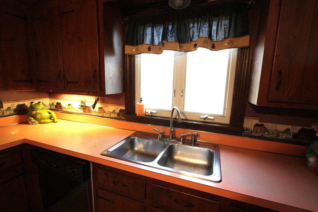 300 Chestnut Street Franklin, MA 02038 - Photo 4 of 33