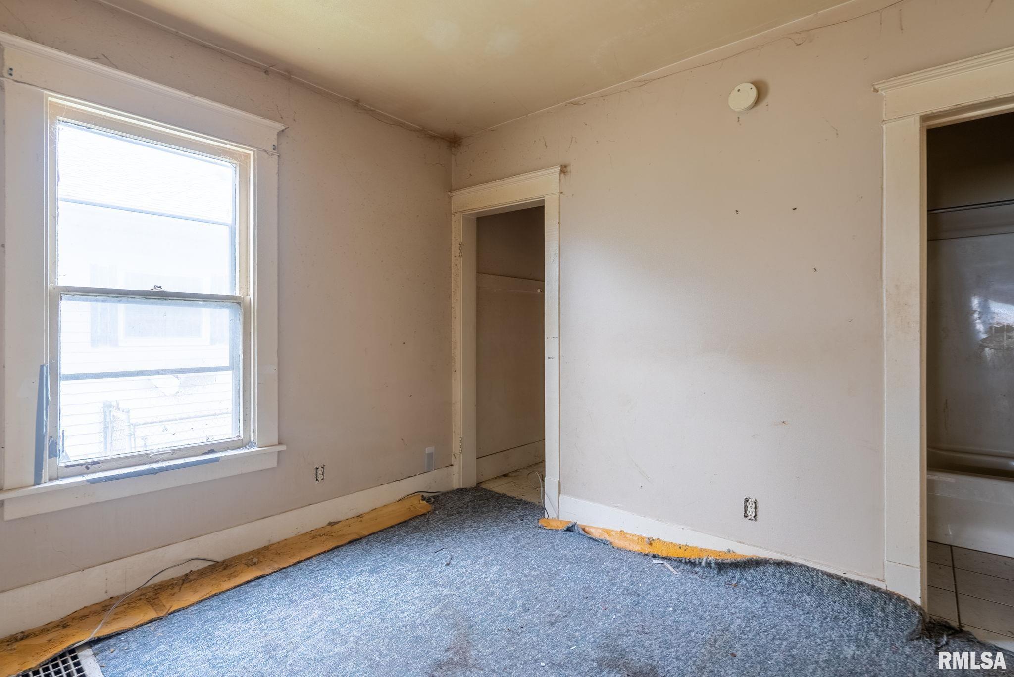 2104 Telegraph Road Davenport, IA 52804 - Photo 12 of 16 Gallery Image 12