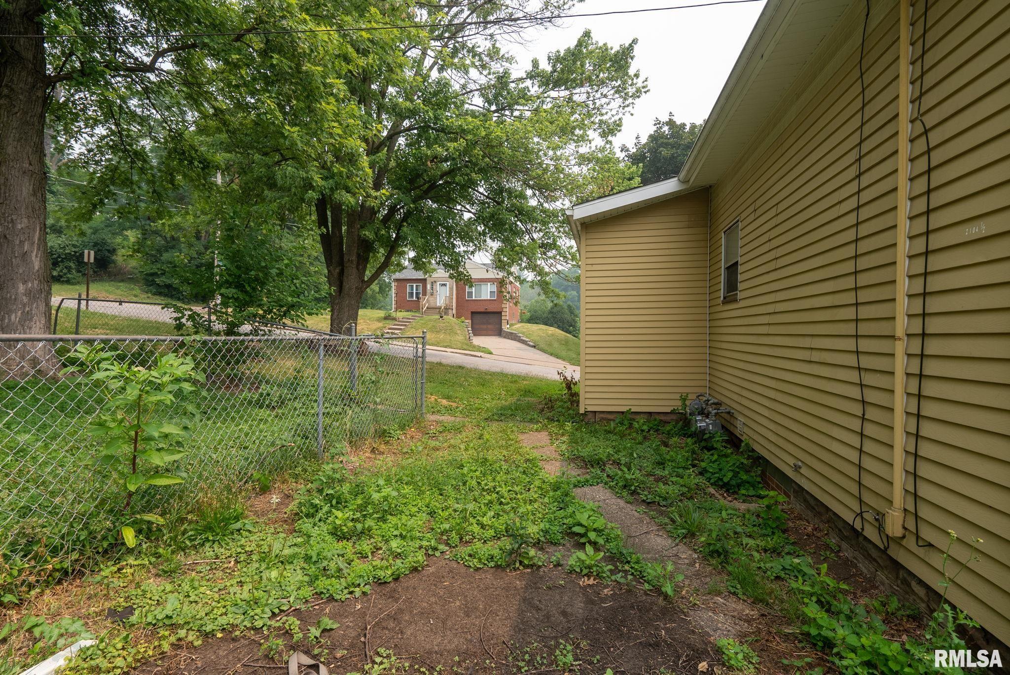 2104 Telegraph Road Davenport, IA 52804 - Photo 15 of 16 Gallery Image 15