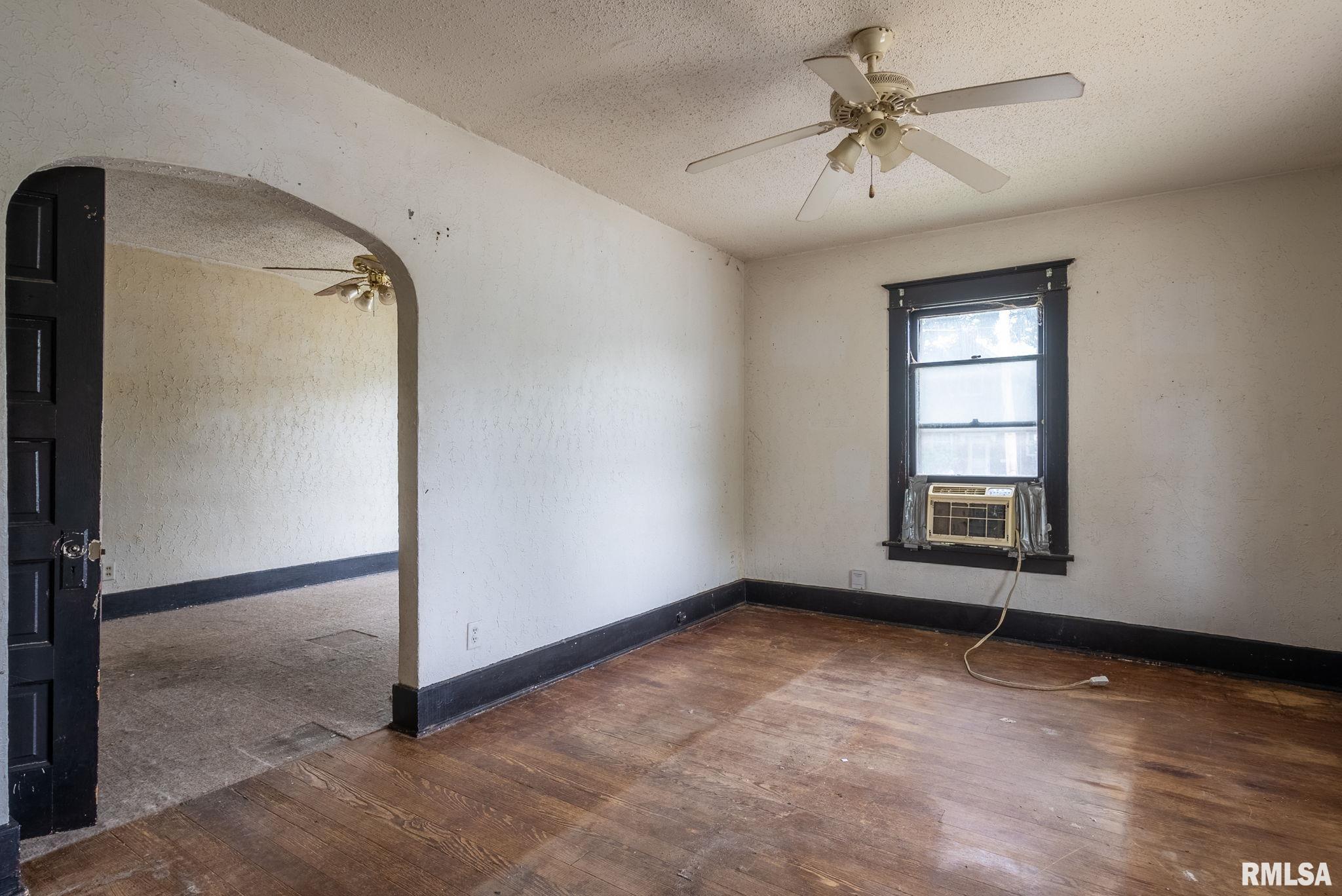 2104 Telegraph Road Davenport, IA 52804 - Photo 2 of 16 Gallery Image 2