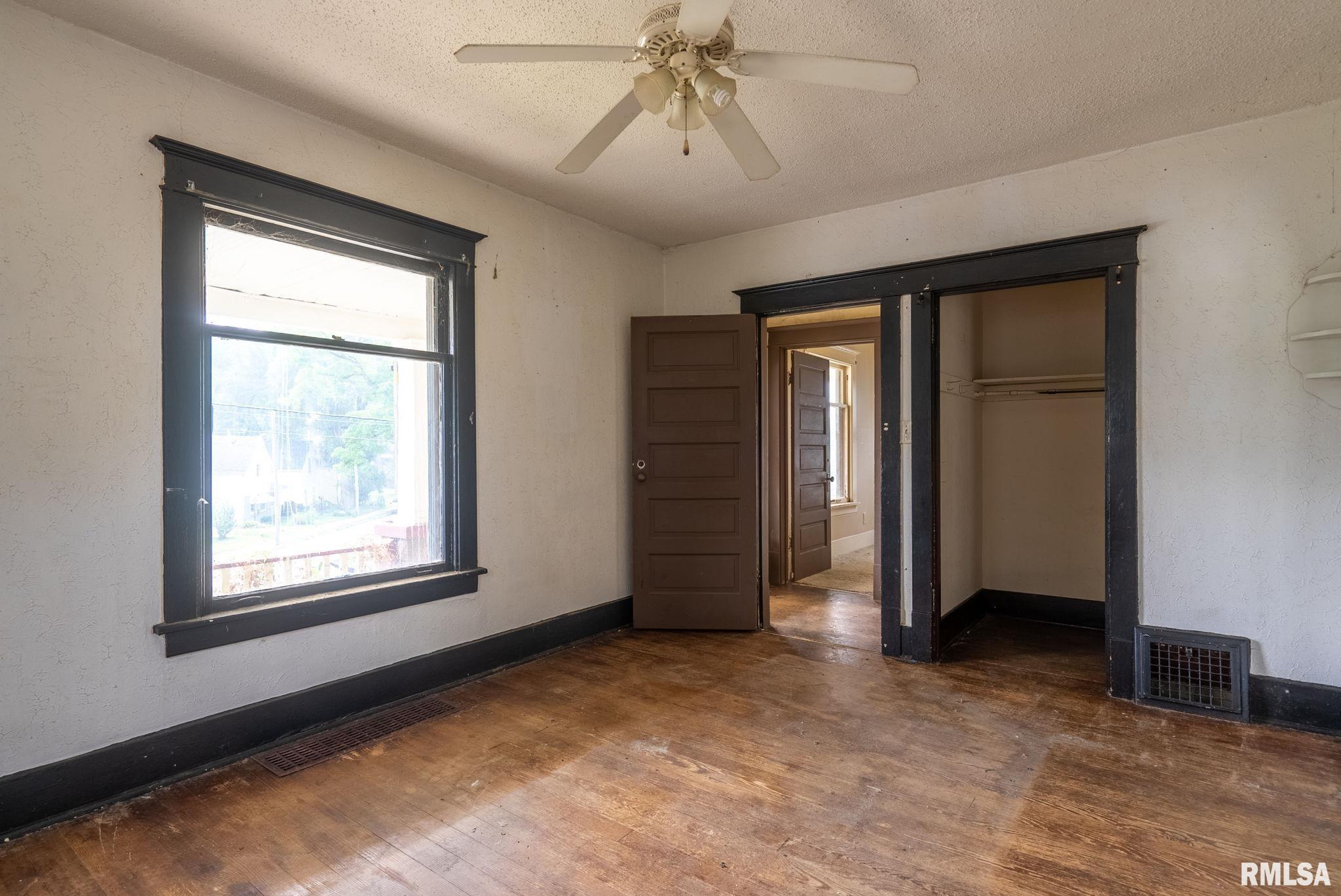 2104 Telegraph Road Davenport, IA 52804 - Photo 3 of 16 Gallery Image 3