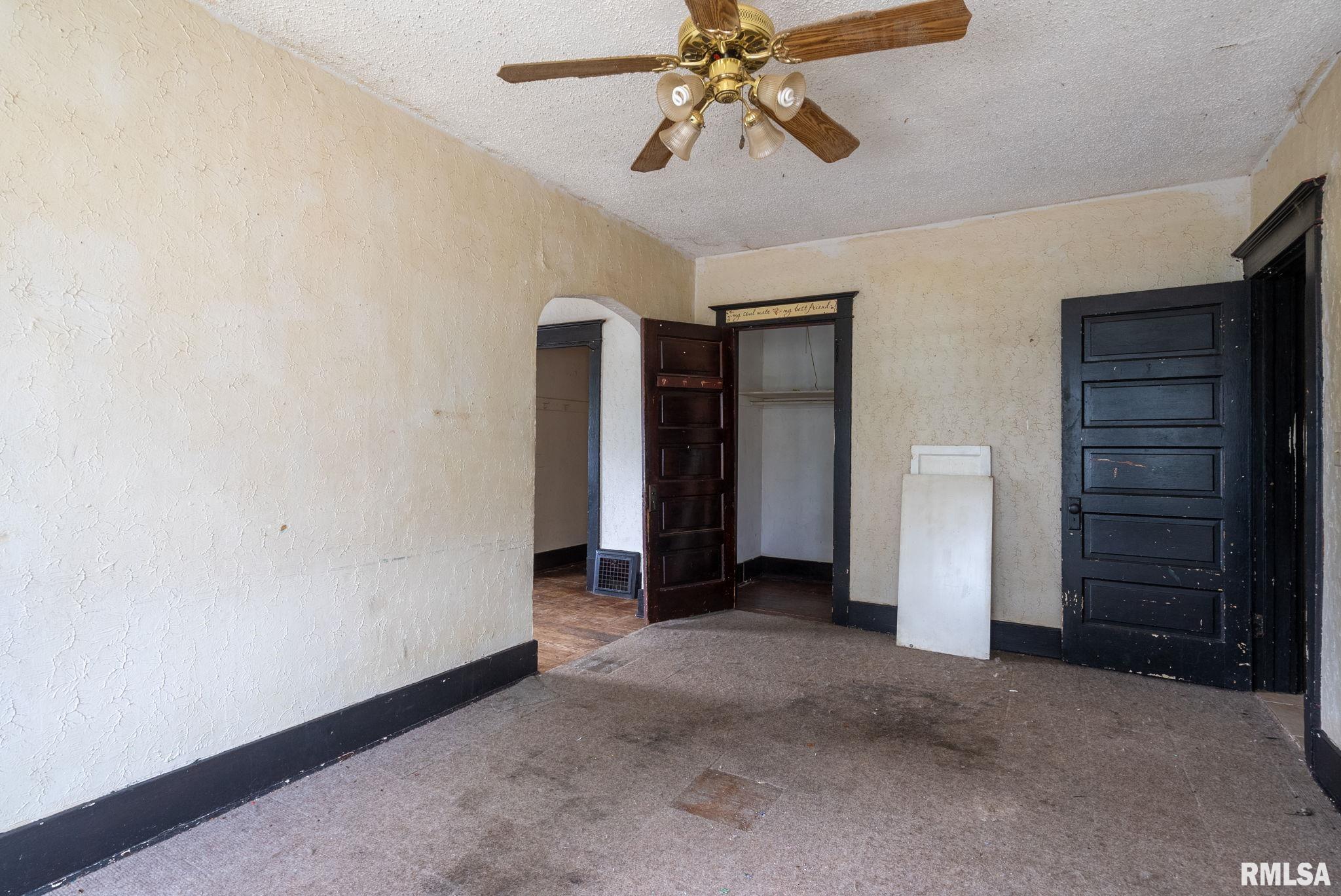2104 Telegraph Road Davenport, IA 52804 - Photo 5 of 16 Gallery Image 5