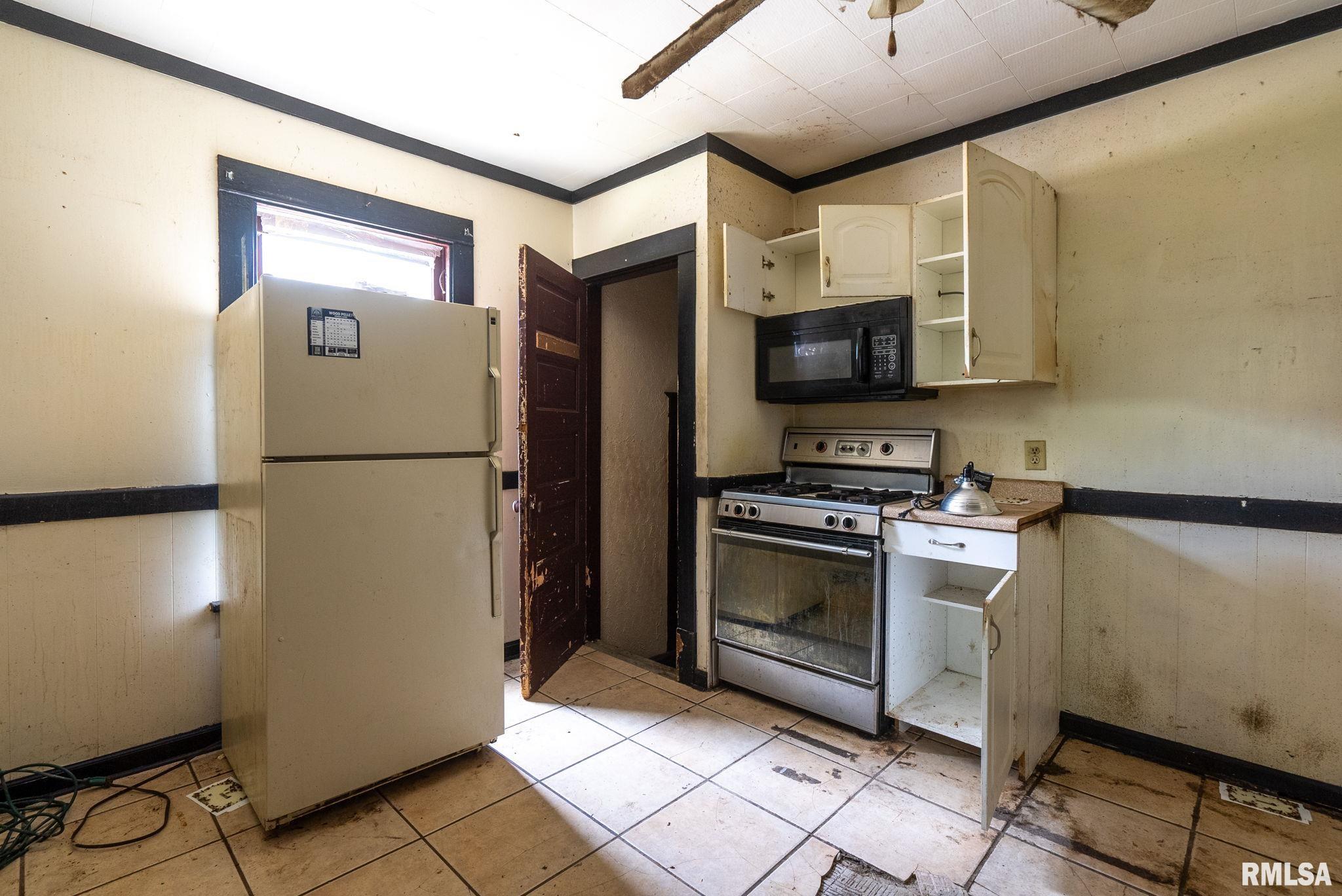2104 Telegraph Road Davenport, IA 52804 - Photo 7 of 16 Gallery Image 7
