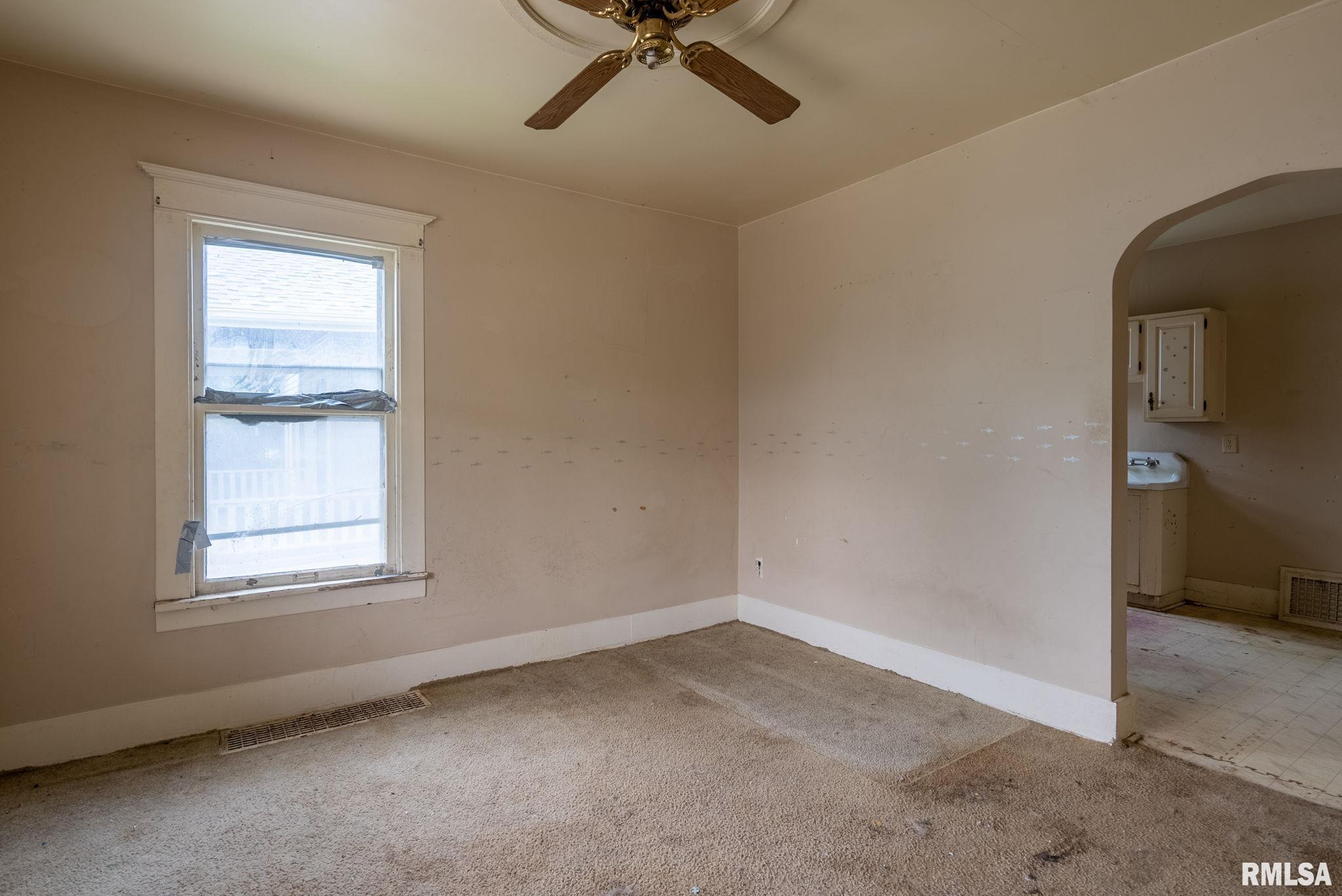 2104 Telegraph Road Davenport, IA 52804 - Photo 8 of 16 Gallery Image 8