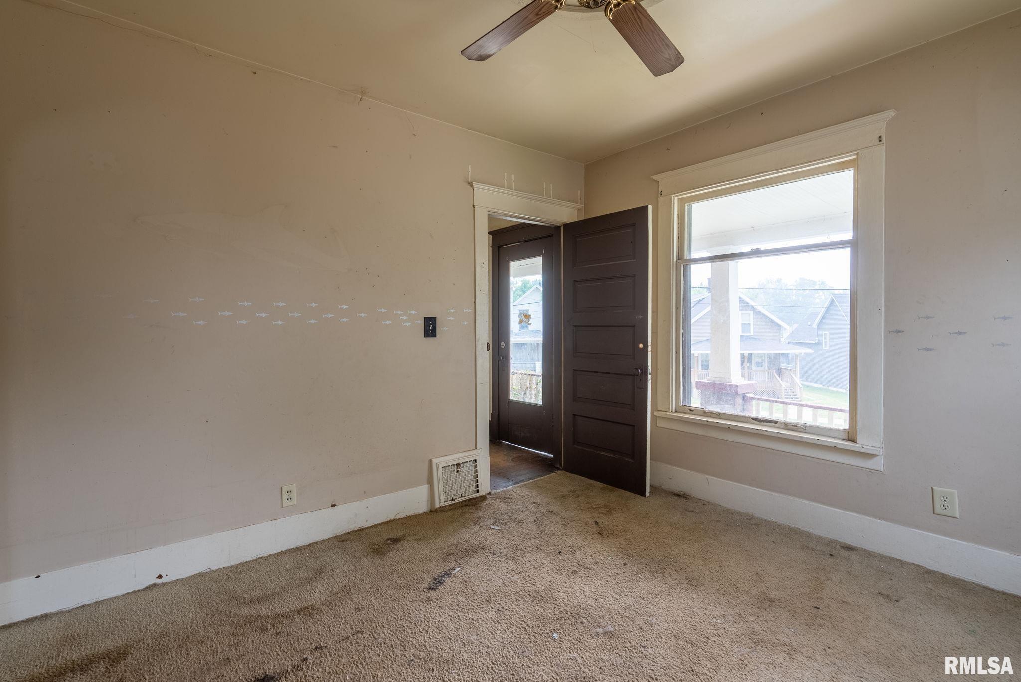 2104 Telegraph Road Davenport, IA 52804 - Photo 9 of 16 Gallery Image 9
