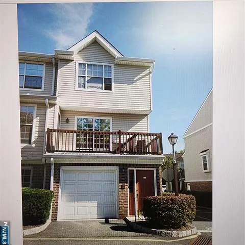 $3,690 | 219 Village Cir Drive, Unit 219, Fort Lee, NJ 07024