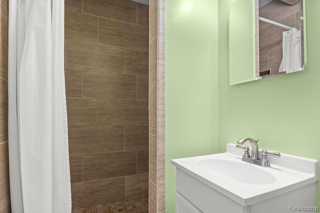 43921 Arlington Road Canton, MI 48187 - Photo 23 of 47