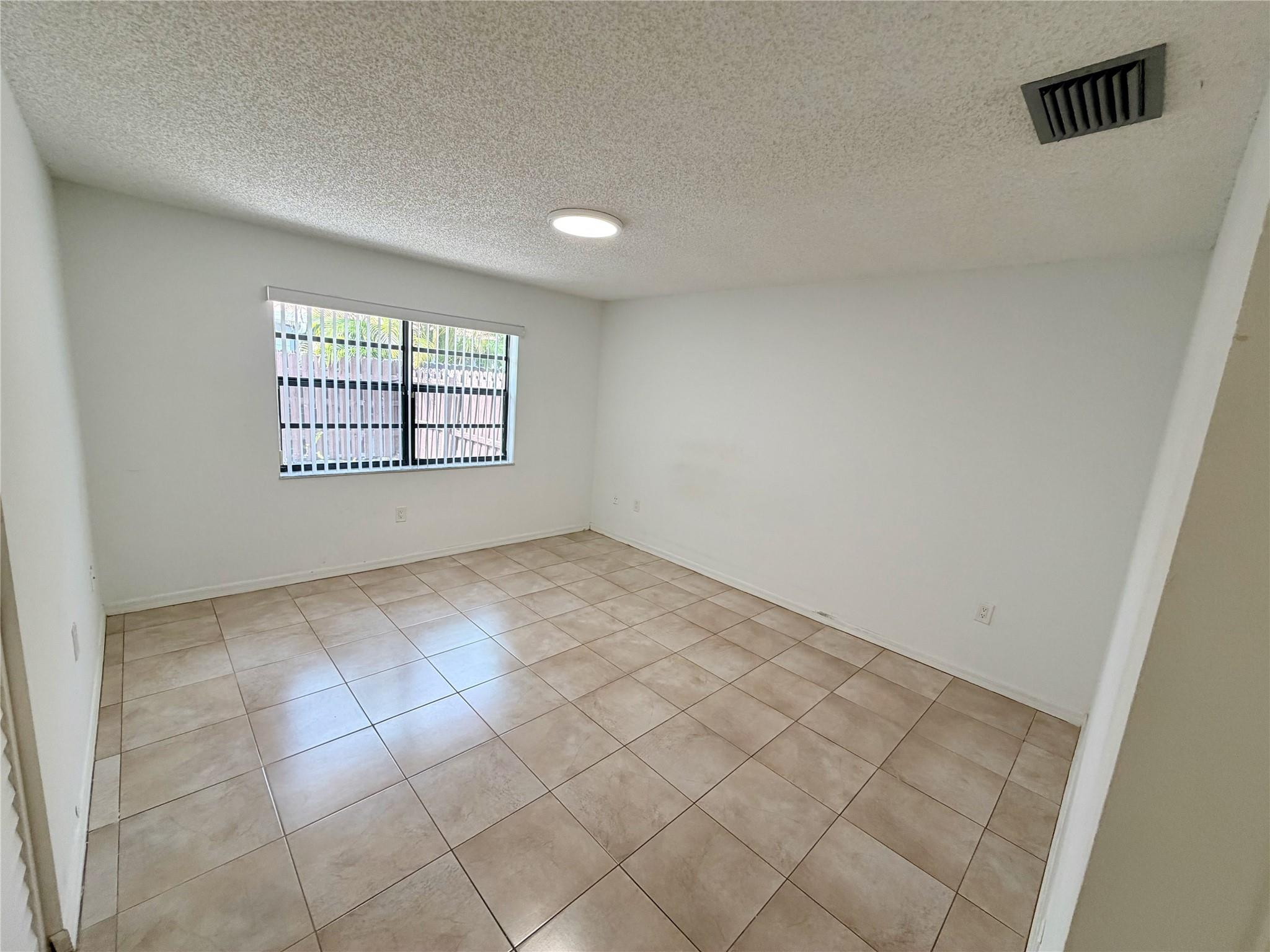4804 Southwest 145th Avenue Miami, FL 33175 - Photo 5 of 17 Photo 5