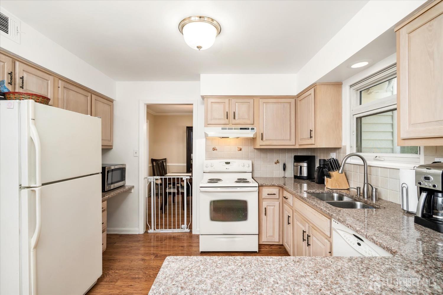 548 New Brunswick Road Somerset, NJ 08873 - Photo 8 of 31 Gallery Image 8
