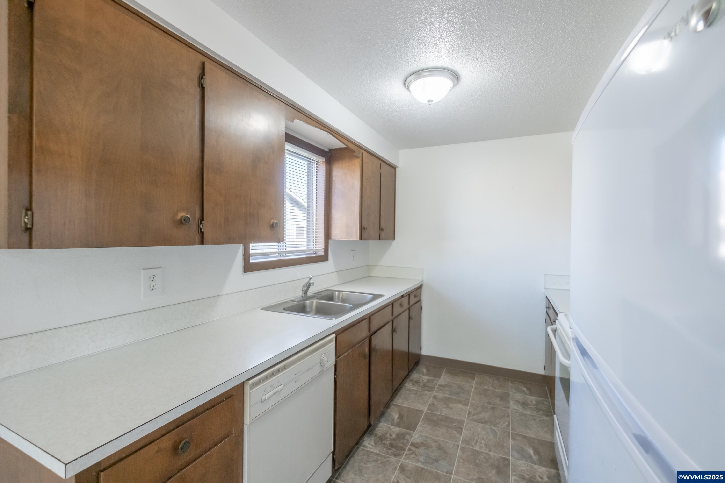 3928 Auburn Road Northeast Salem, OR 97301 - Photo 9 of 45