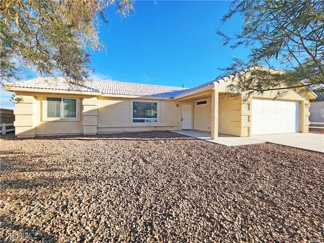 $1,735 | 960 Lone Pine Road, Pahrump, NV 89048