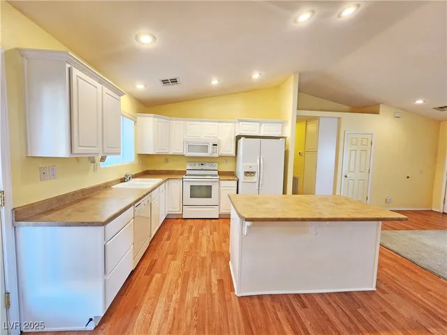 $1,735 | 960 Lone Pine Road, Pahrump, NV 89048