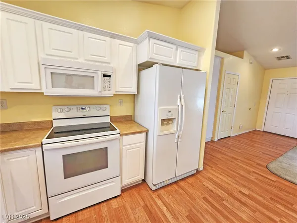 $1,565 | 960 Lone Pine Road, Pahrump, NV 89048