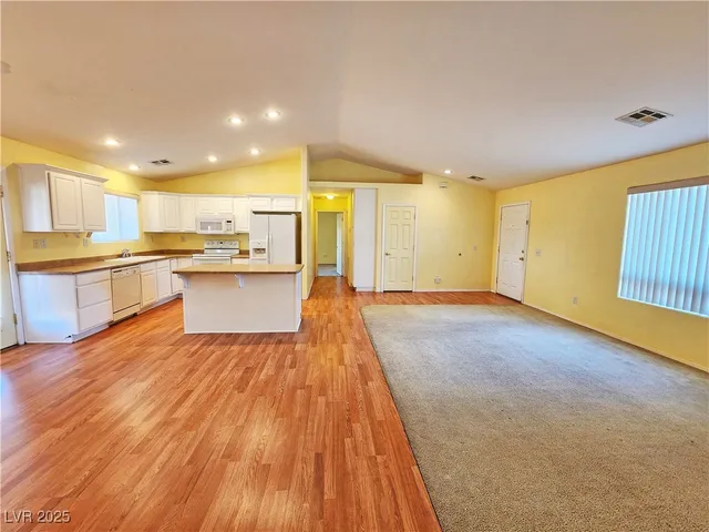 $1,735 | 960 Lone Pine Road, Pahrump, NV 89048