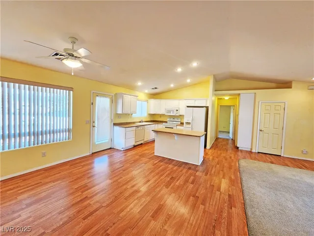 $1,735 | 960 Lone Pine Road, Pahrump, NV 89048