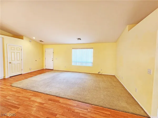 $1,565 | 960 Lone Pine Road, Pahrump, NV 89048