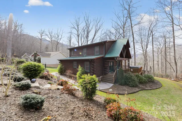$565,000 | 676 Henry Dingus Way, Maggie Valley, NC 28751