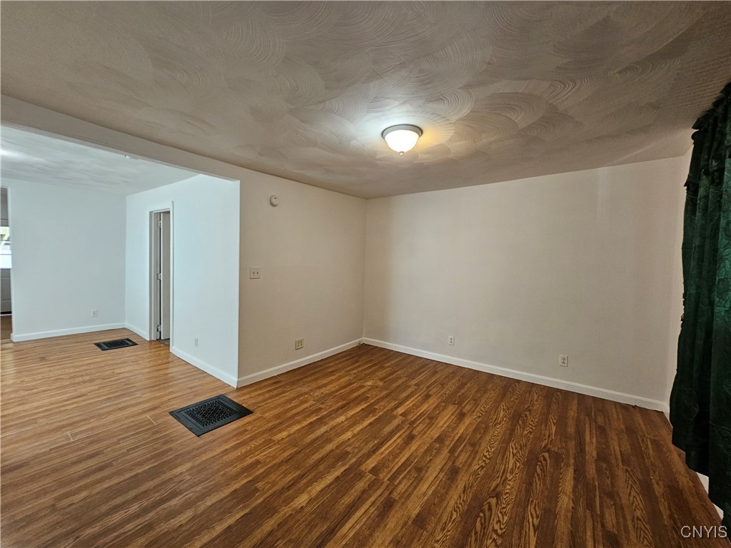 1567 West Street Utica, NY 13501 - Photo 3 of 34