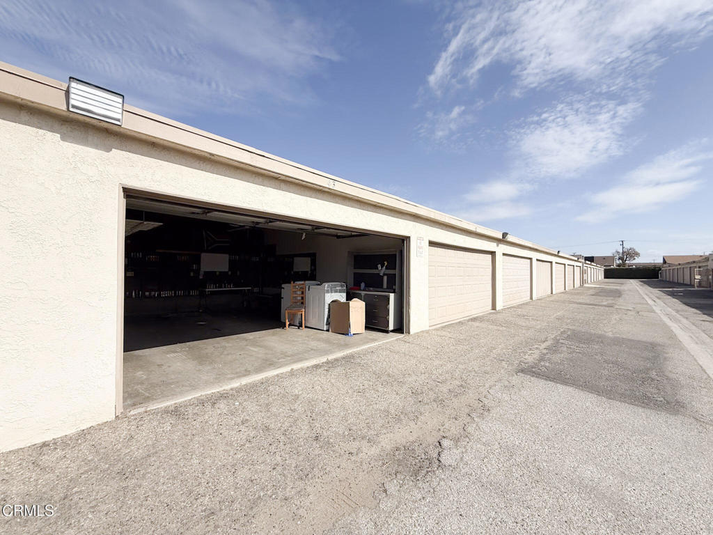 3000 Isle Way, Unit C Oxnard, CA 93035 - Photo 20 of 22 a view of a house with a outdoor space