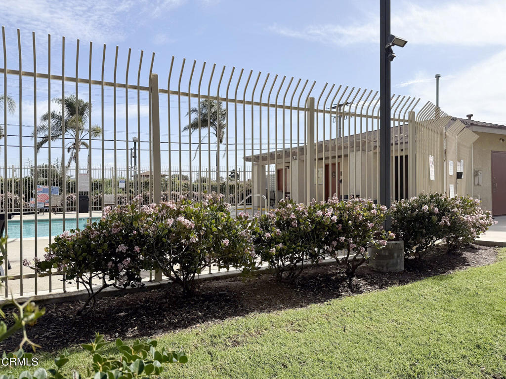 3000 Isle Way, Unit C Oxnard, CA 93035 - Photo 22 of 22 a view of a backyard with potted plants