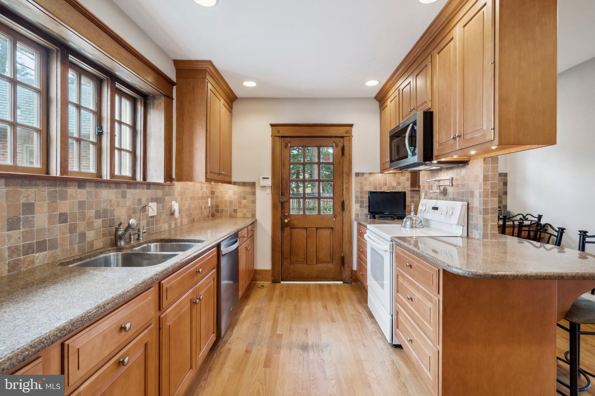 602 Vernon Road Philadelphia, PA 19119 - Photo 34 of 77
