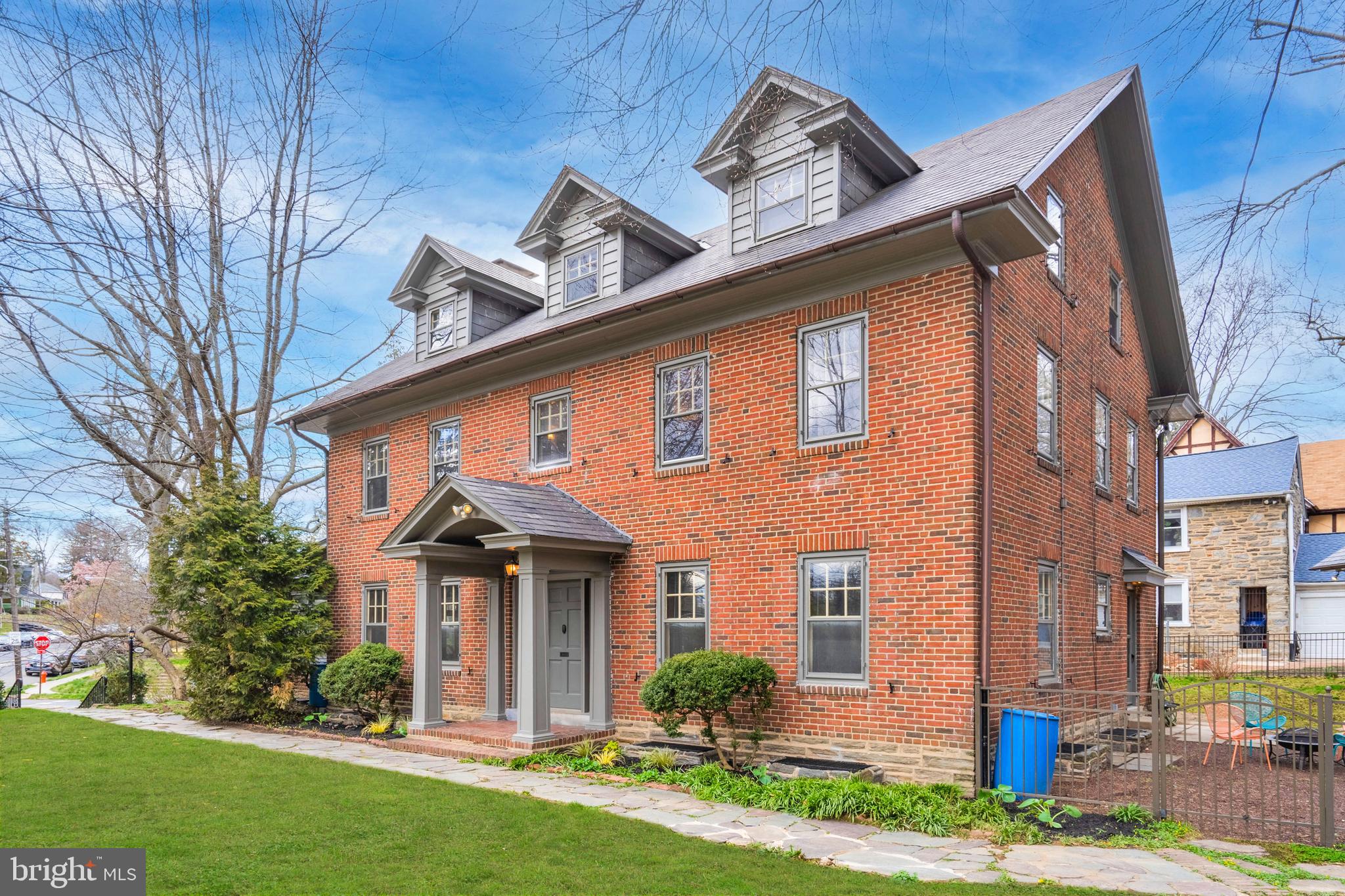 602 Vernon Road Philadelphia, PA 19119 - Photo 4 of 77