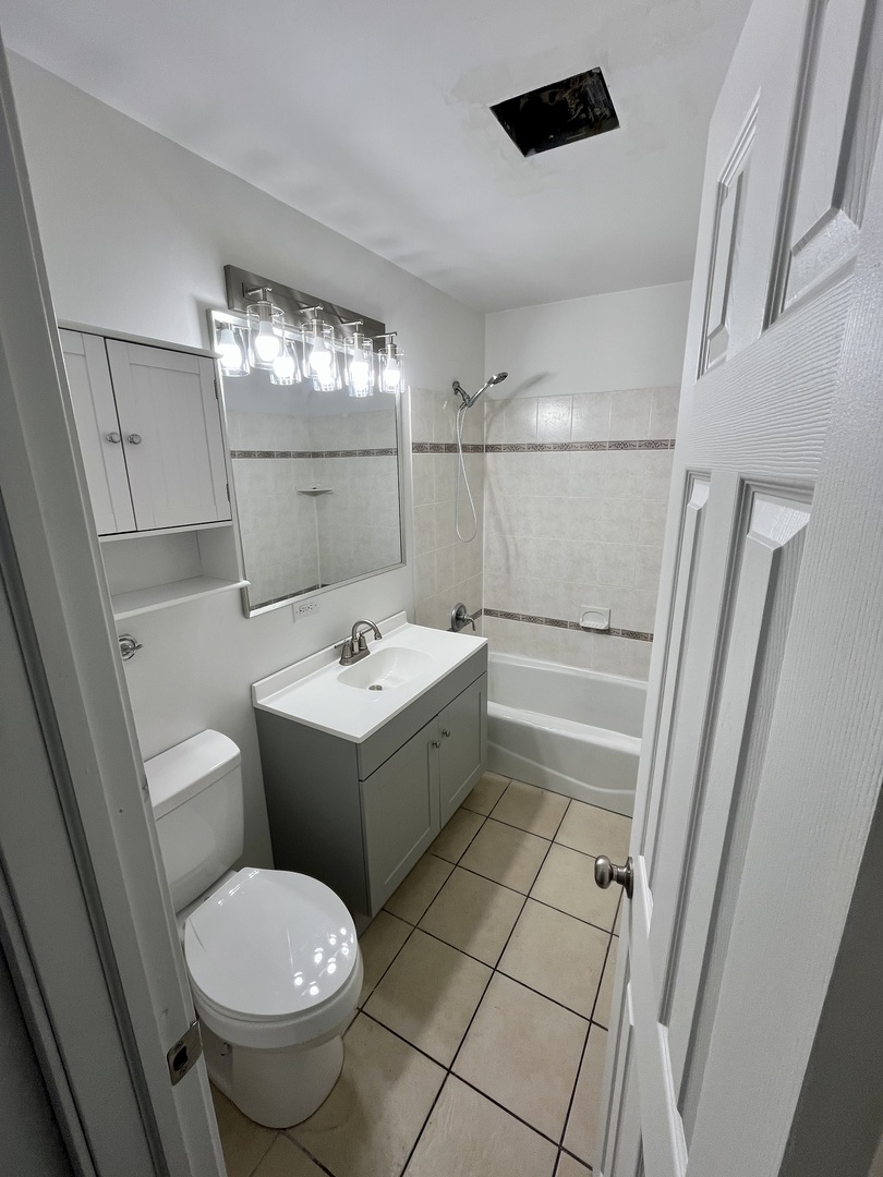 3603 Kirchoff Road Rolling Meadows, IL 60008 - Photo 7 of 13 Gallery Image 7