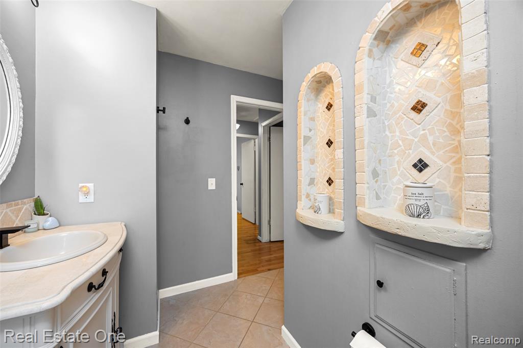 3439 North Mill Road Dryden, MI 48428 - Photo 21 of 49 Gallery Image 21