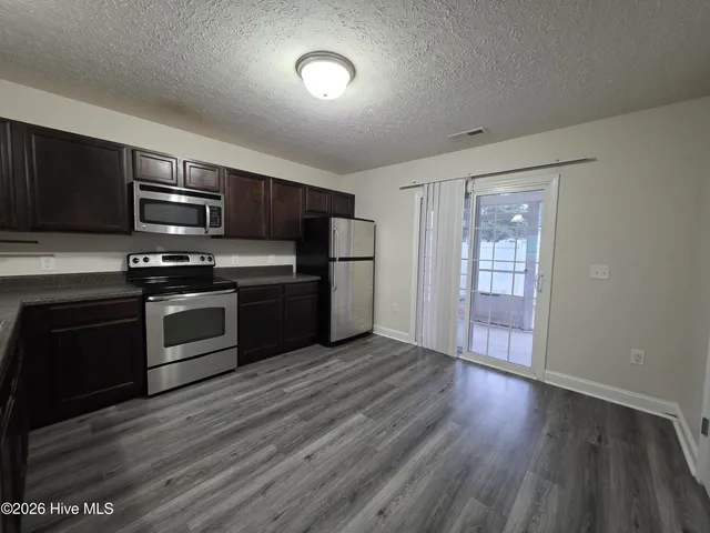 $1,350 | 521 Cider Hill Road, Jacksonville, NC 28546