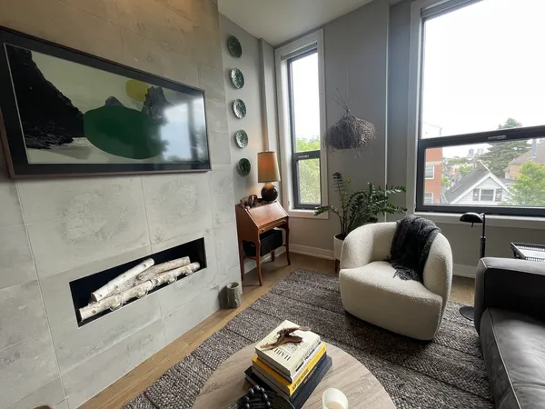 $4,680 | 2848 North Damen Avenue, Unit 3, Chicago, IL 60618