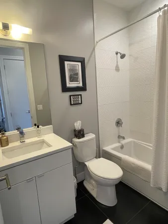 $4,680 | 2848 North Damen Avenue, Unit 3, Chicago, IL 60618