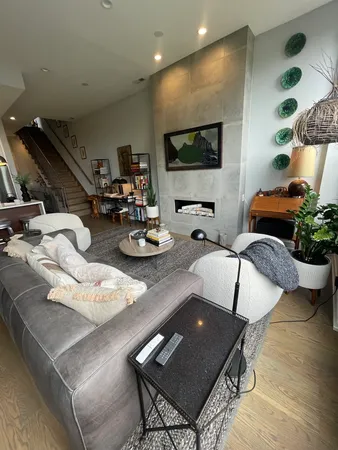 $4,680 | 2848 North Damen Avenue, Unit 3, Chicago, IL 60618