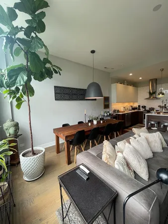 $4,680 | 2848 North Damen Avenue, Unit 3, Chicago, IL 60618