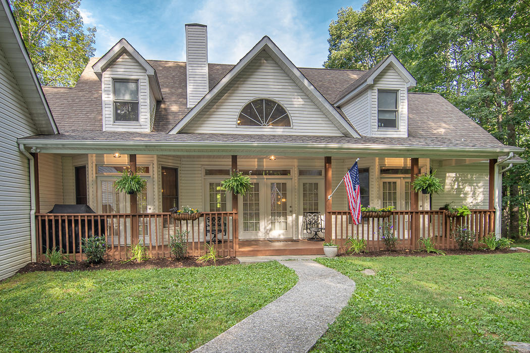 1140 Lees Gap Road Fincastle, VA 24090 - Photo 3 of 63 Quiet, secluded privacy