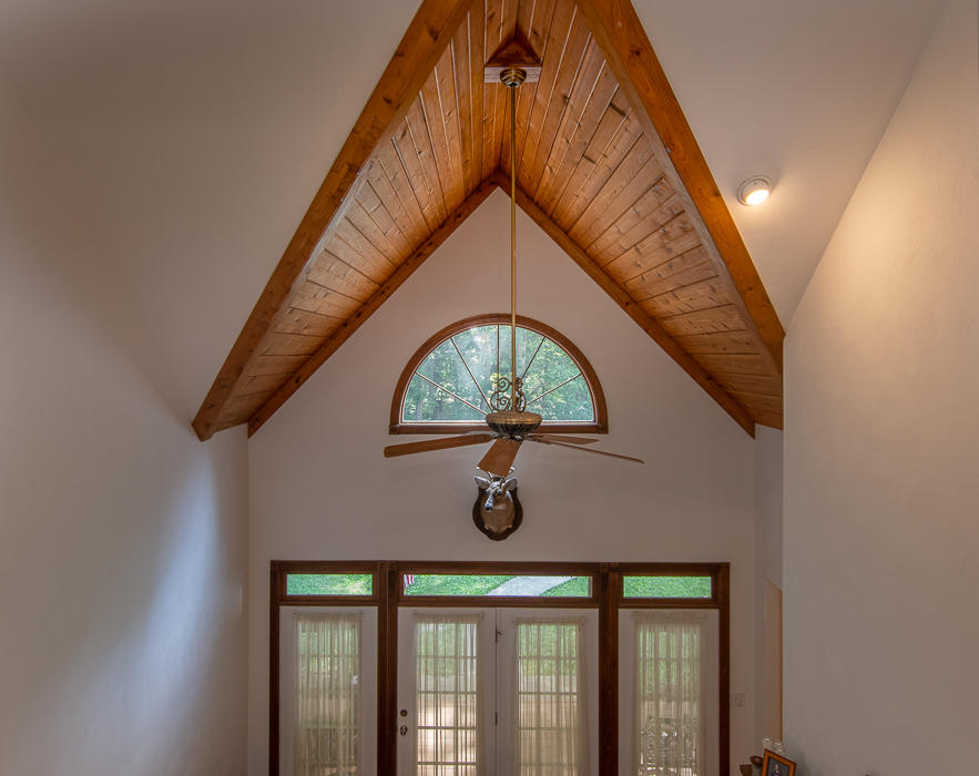 1140 Lees Gap Road Fincastle, VA 24090 - Photo 55 of 63 Living Room ceiling