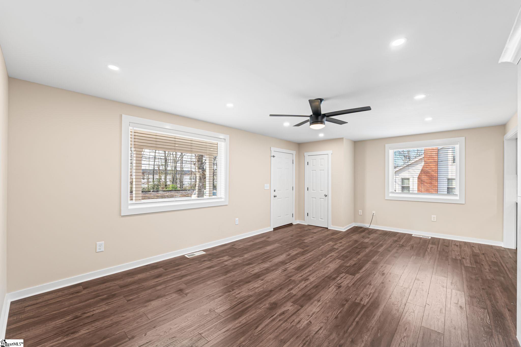 805 South Main Street Fountain Inn, SC 29644 - Photo 9 of 42