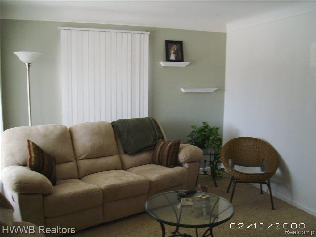 3734 Greenfield Road Berkley, MI 48072 - Photo 4 of 10 Living Rm