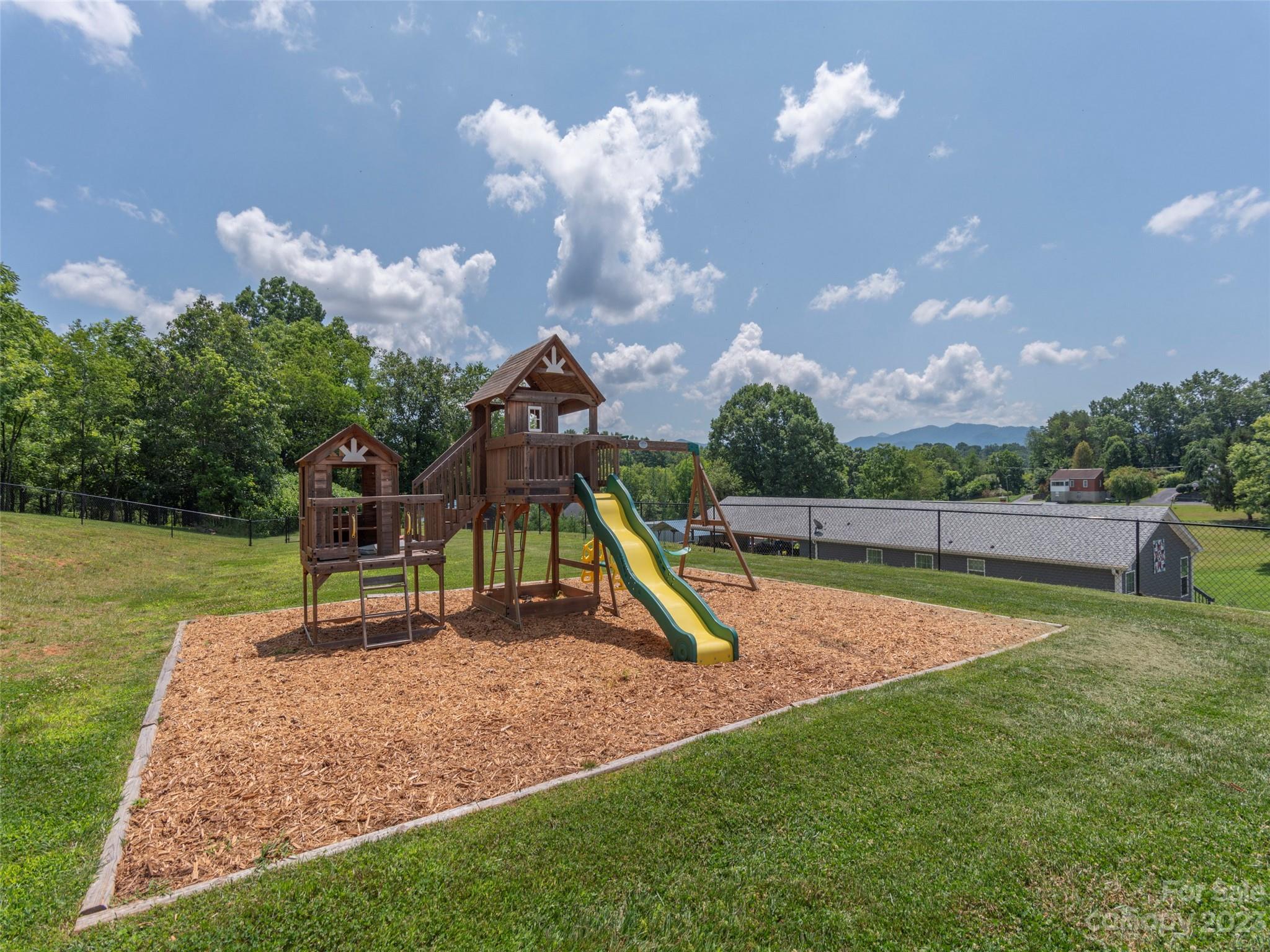 102 Crabtree Mountain Road Canton, NC 28716 - Photo 24 of 30 Gallery Image 24