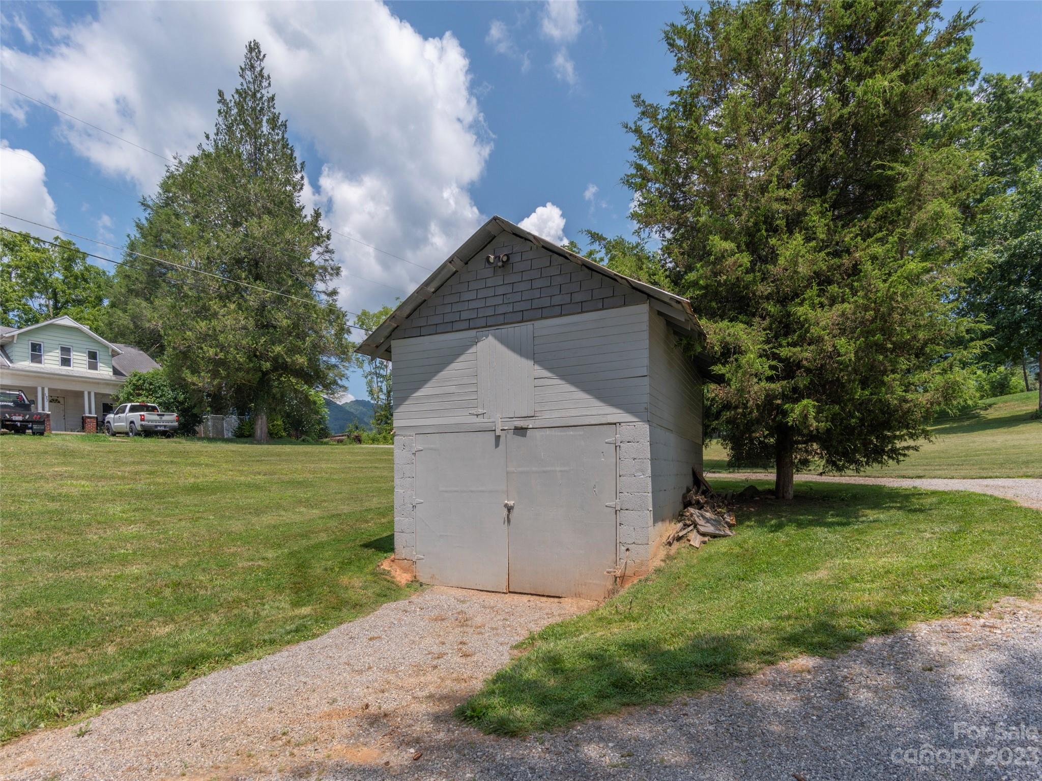 102 Crabtree Mountain Road Canton, NC 28716 - Photo 28 of 30 Gallery Image 28