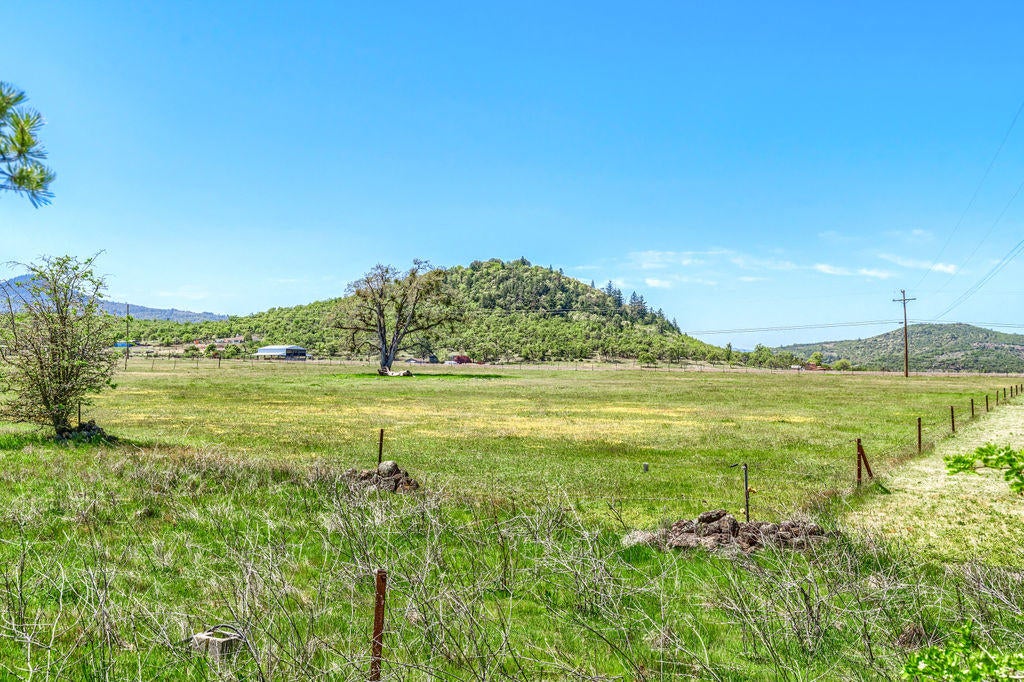 3137 East Antelope Road Eagle Point, OR 97524 - Photo 58 of 66 EA(34)
