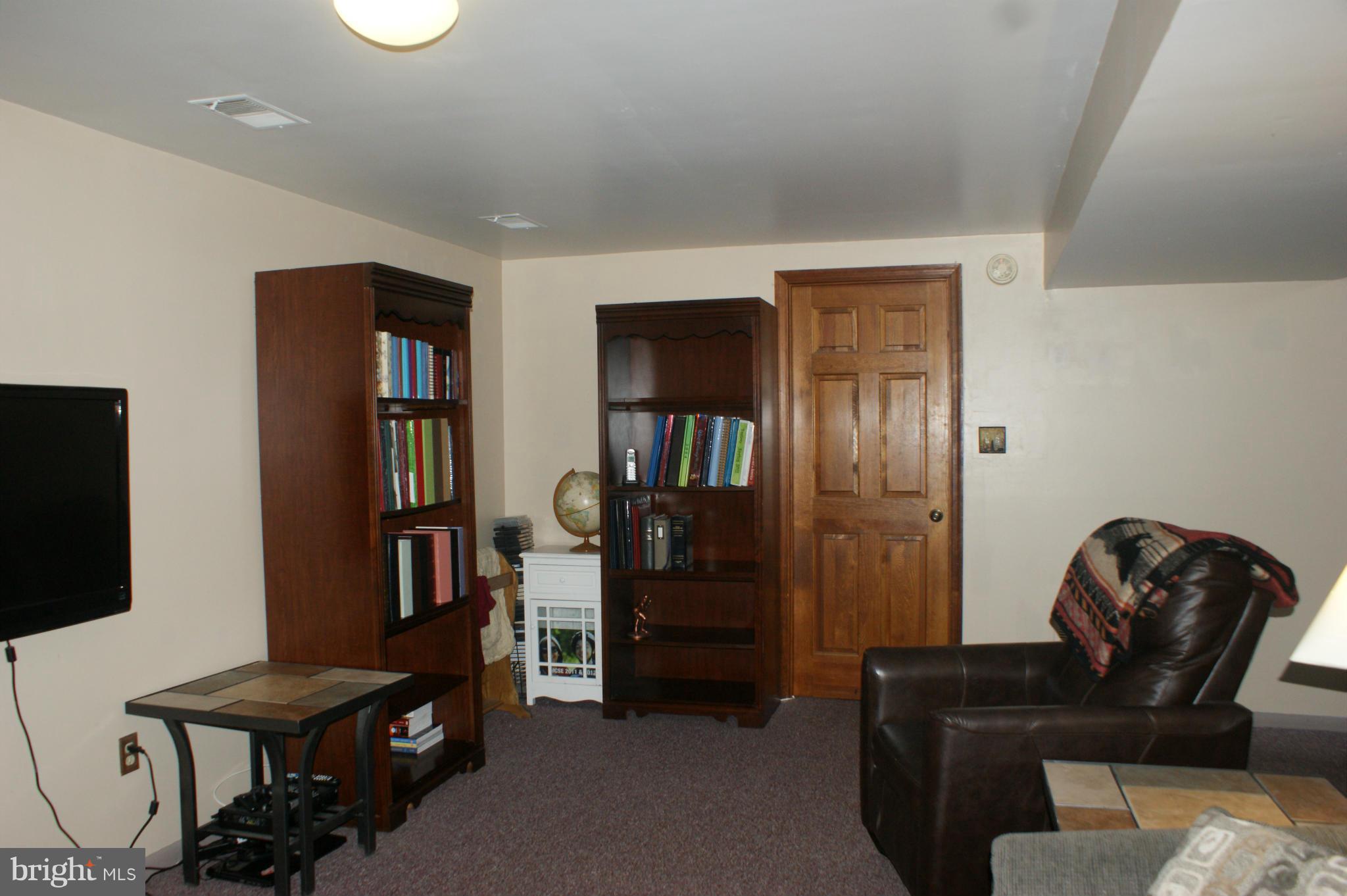 406 Rockway Road Baltimore, MD 21228 - Photo 12 of 17 Family Room
